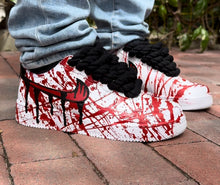 Lade das Bild in den Galerie-Viewer, Rot gesprenkelt mit Fäden