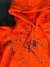 Lade das Bild in den Galerie-Viewer, Hoodie Soho Splatter Fluo Orange