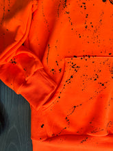 Lade das Bild in den Galerie-Viewer, Hoodie Soho Splatter Fluo Orange