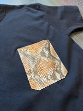 Lade das Bild in den Galerie-Viewer, Soho Python T-Shirt