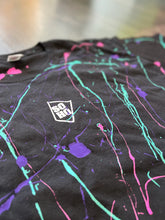 Lade das Bild in den Galerie-Viewer, Soho Black Splatter Violet T-Shirt