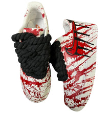 Lade das Bild in den Galerie-Viewer, Rot gesprenkelt mit Fäden 
