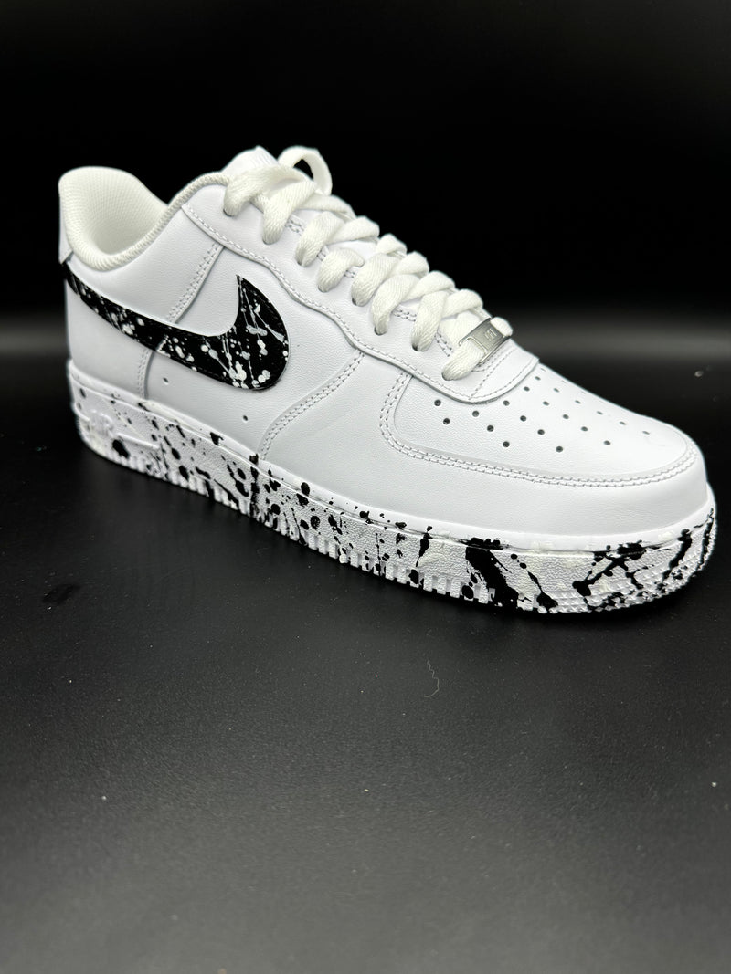 AF1- Black & White